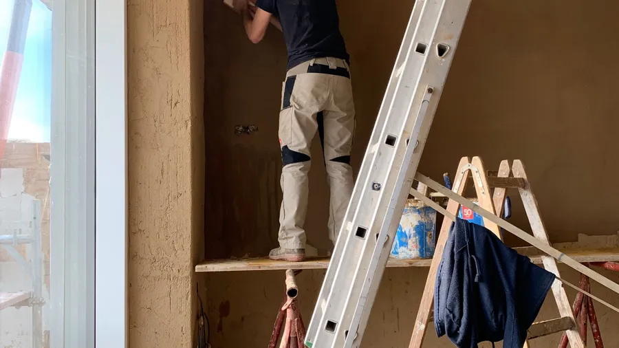 YEBs konnten bei einer besonderen Exkursion ein saniertes Bauernhaus im Burgenland besuchen.